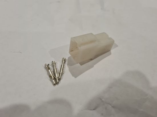 Picture of Suzuki 4 Pin Connector Amp 14